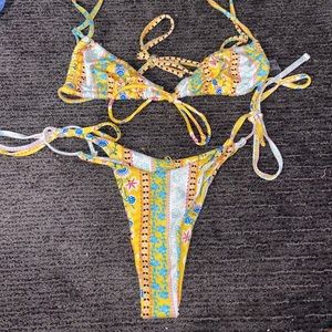 cheeky triangle bikini NWOT